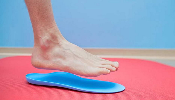 Are Insoles and Orthotics The Same Thing Are Insoles and Orthotics The Same Thing