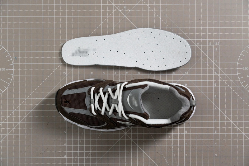 do all new balance shoes have removable insoles