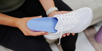 //iororwxhpppklp5m.ldycdn.com/cloud/loBpjKiplkSRnlqpirnokq/should-i-buy-orthotic-shoes-or-insoles.jpg